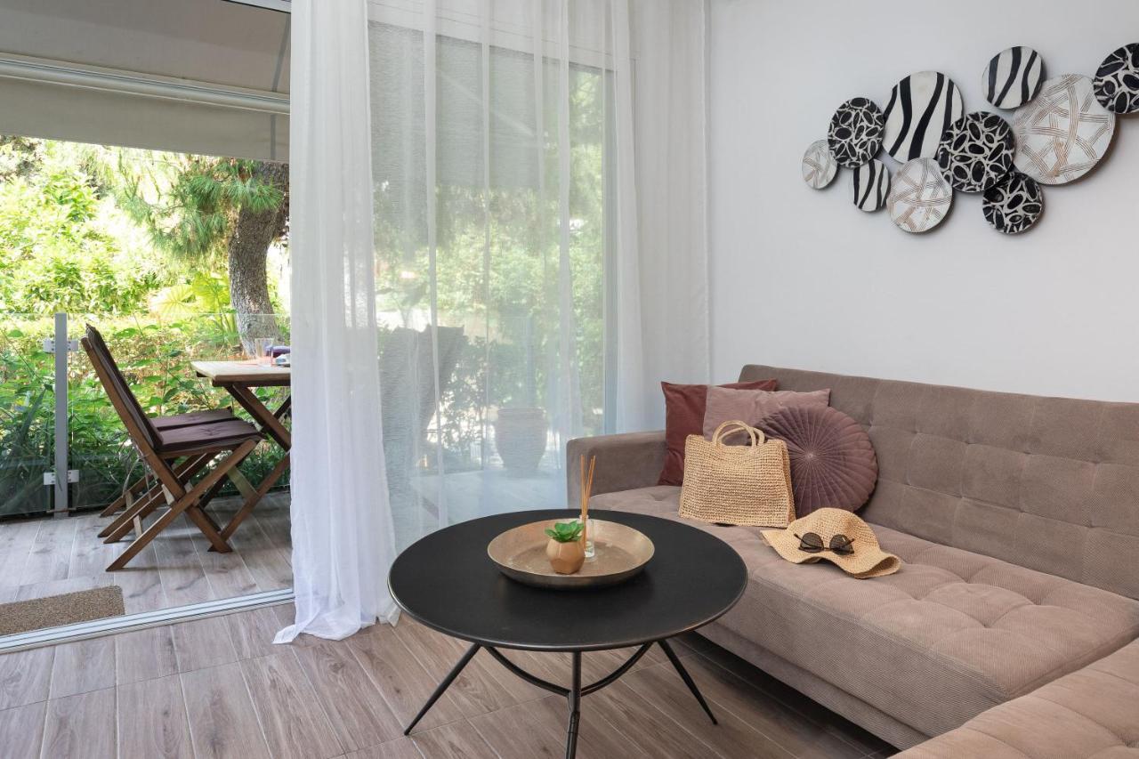 Mystique 2 Bd Aparment By Blupine Apartment Athens Exterior photo