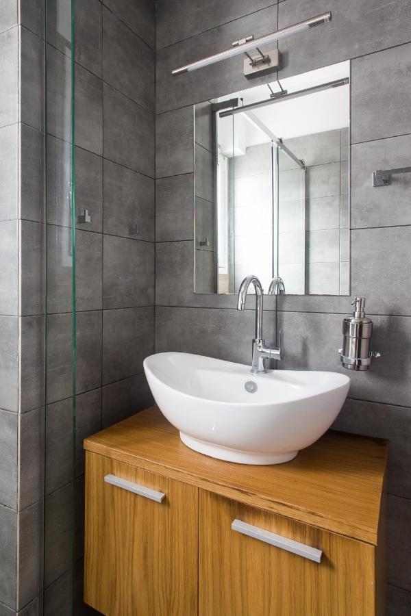 Mystique 2 Bd Aparment By Blupine Apartment Athens Exterior photo
